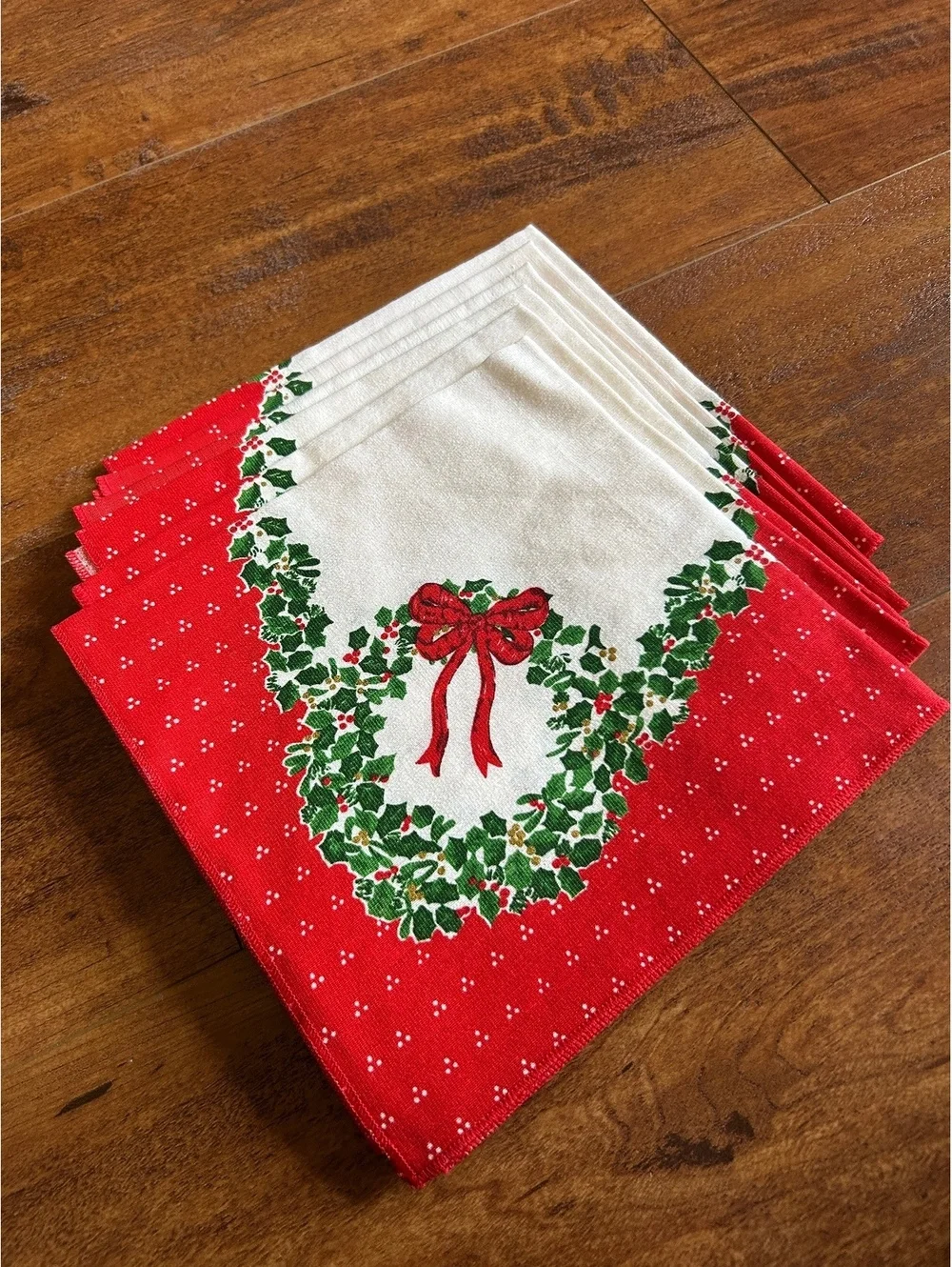 Set of 6 Vintage Christmas Holiday Cotton Polyester Napkins Wreath Bow Design